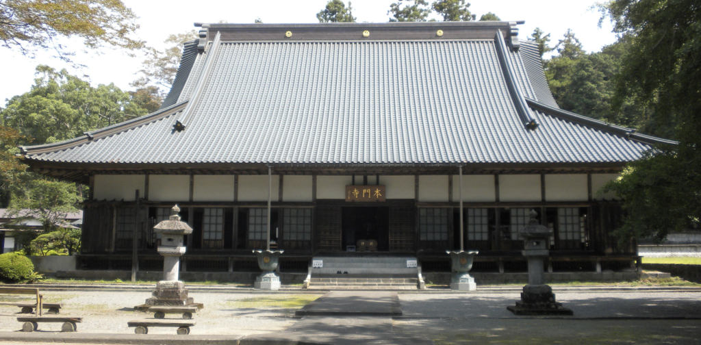 忍びの家ロケ地の西山本門寺